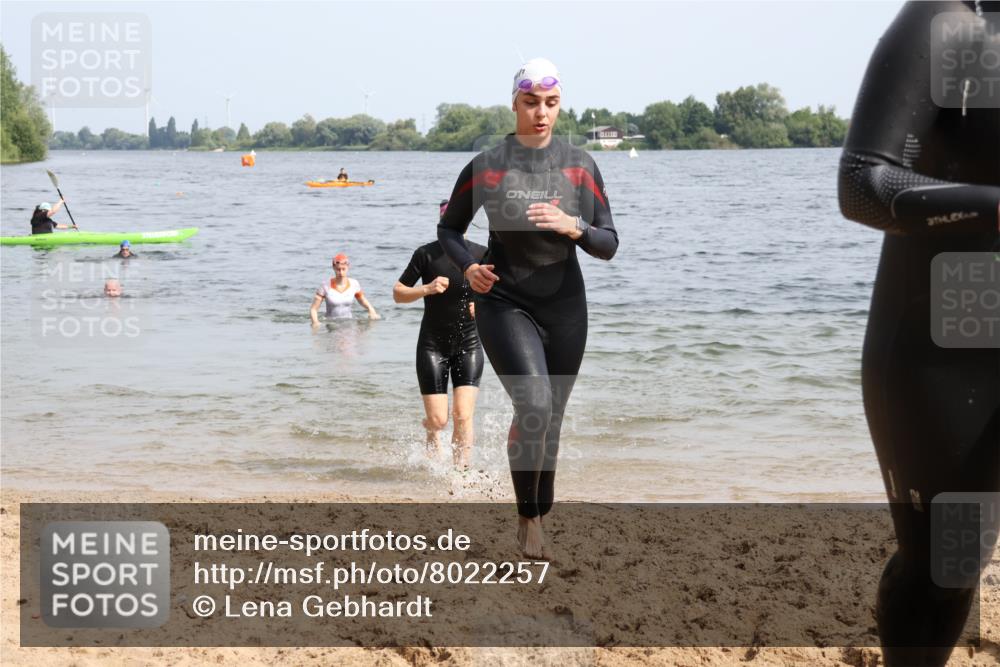 15.06.2025 - 27. Vierlanden-Triathlon Lena Gebhardt http://msf.ph/oto/8022257 15.06.2025 10:19:50 Schwimmen 500, 503, 539, 553, 569, 578, 603 meine-sportfotos.de