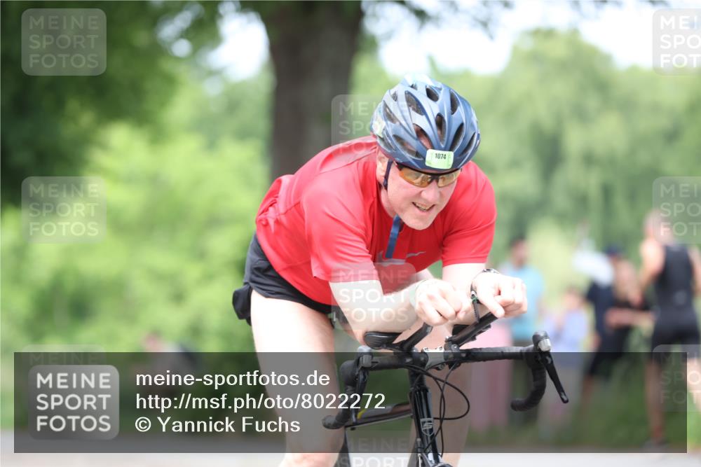 15.06.2025 - 7 Türme Triathlon Yannick Fuchs http://msf.ph/oto/8022272 15.06.2025 13:34:30 Radfahren 196, 910, 1074 meine-sportfotos.de