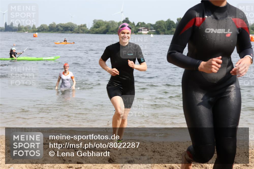 15.06.2025 - 27. Vierlanden-Triathlon Lena Gebhardt http://msf.ph/oto/8022287 15.06.2025 10:19:52 Schwimmen 500, 503, 539, 553, 569, 578 meine-sportfotos.de