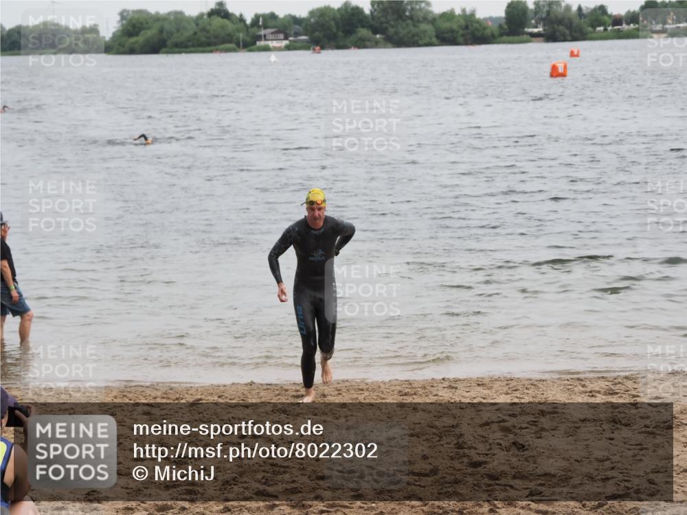 21.06.2025 - 27. Vierlanden-Triathlon MichiJ http://msf.ph/oto/8022302 15.06.2026 10:52:26 Schwimmen 652, 682, 759 meine-sportfotos.de