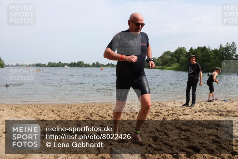 15.06.2025 - 27. Vierlanden-Triathlon Lena Gebhardt http://msf.ph/oto/8022426 15.06.2025 10:20:12 Schwimmen 616 meine-sportfotos.de