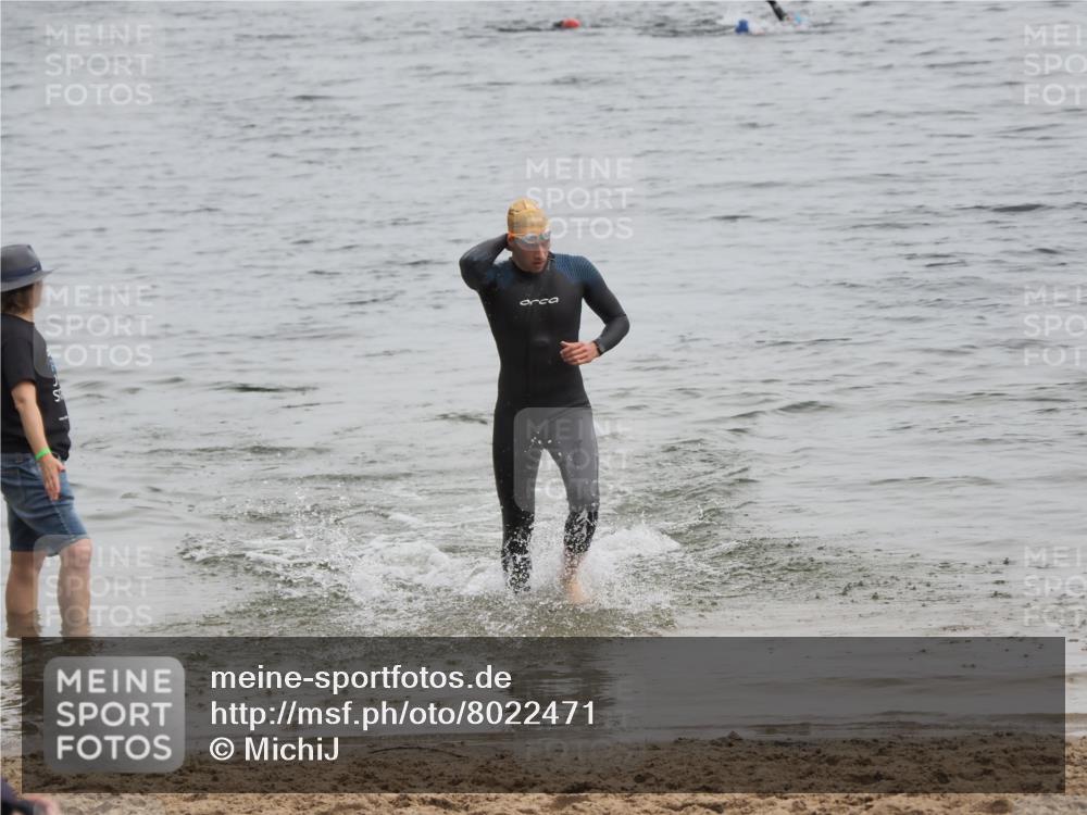 21.06.2025 - 27. Vierlanden-Triathlon MichiJ http://msf.ph/oto/8022471 15.06.2026 10:53:04 Schwimmen 638 meine-sportfotos.de
