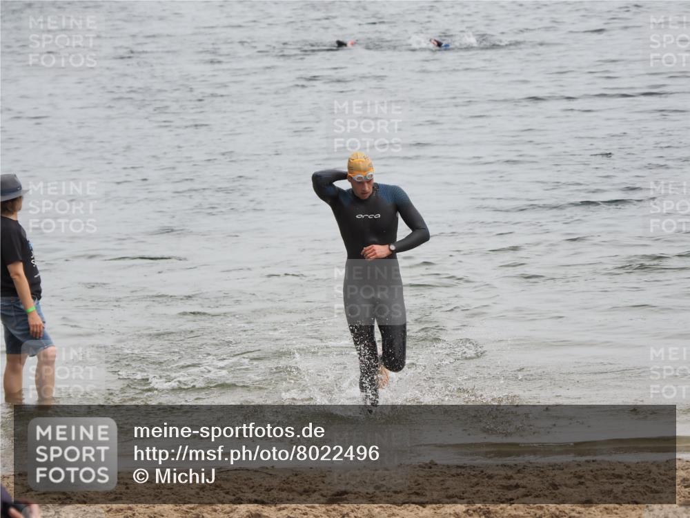 21.06.2025 - 27. Vierlanden-Triathlon MichiJ http://msf.ph/oto/8022496 15.06.2026 10:53:04 Schwimmen 638 meine-sportfotos.de