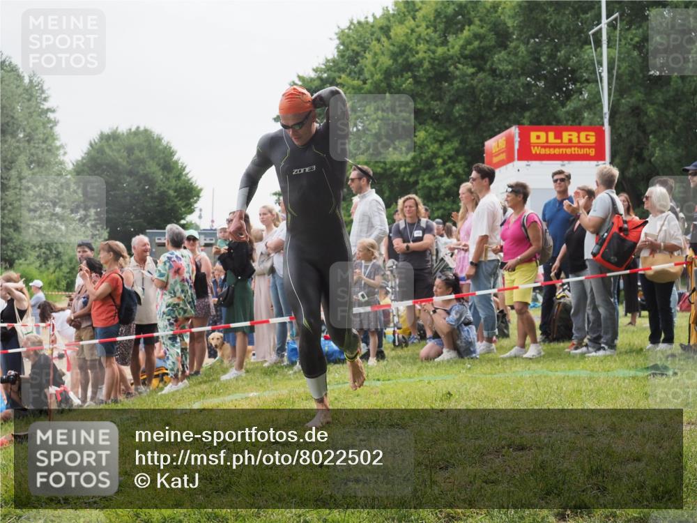 15.06.2025 - 27. Vierlanden-Triathlon KatJ http://msf.ph/oto/8022502 15.06.2025 10:55:06 Schwimmen 677, 735, 744, 761 meine-sportfotos.de