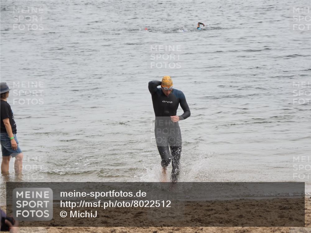 21.06.2025 - 27. Vierlanden-Triathlon MichiJ http://msf.ph/oto/8022512 15.06.2026 10:53:05 Schwimmen 638 meine-sportfotos.de