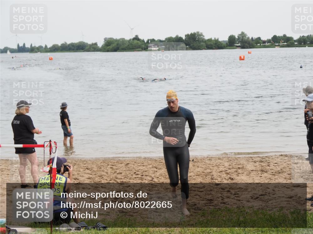 21.06.2025 - 27. Vierlanden-Triathlon MichiJ http://msf.ph/oto/8022665 15.06.2026 10:53:08 Schwimmen 638 meine-sportfotos.de