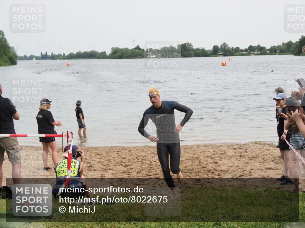 21.06.2025 - 27. Vierlanden-Triathlon MichiJ http://msf.ph/oto/8022675 15.06.2026 10:53:09 Schwimmen 638 meine-sportfotos.de