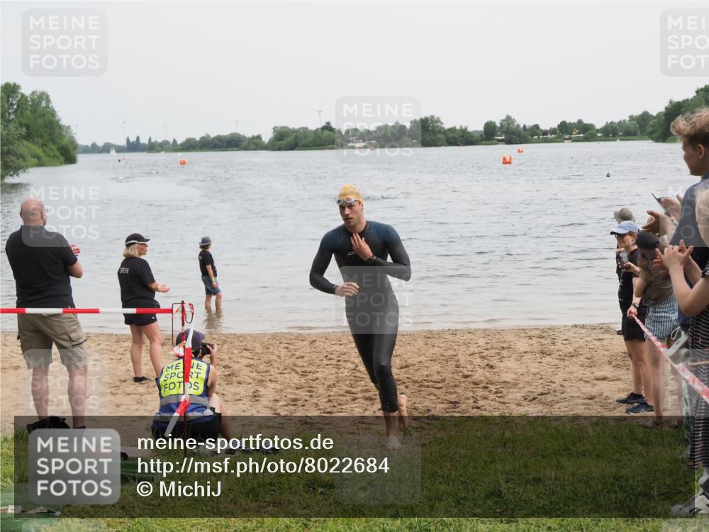 21.06.2025 - 27. Vierlanden-Triathlon MichiJ http://msf.ph/oto/8022684 15.06.2026 10:53:09 Schwimmen 638 meine-sportfotos.de