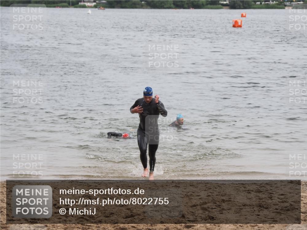 21.06.2025 - 27. Vierlanden-Triathlon MichiJ http://msf.ph/oto/8022755 15.06.2026 10:53:47 Schwimmen 650, 726 meine-sportfotos.de