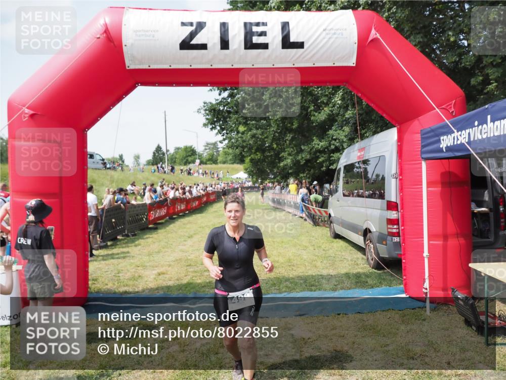 21.06.2025 - 27. Vierlanden-Triathlon MichiJ http://msf.ph/oto/8022855 15.06.2026 11:38:29 Ziel 417, 479, 484, 499 meine-sportfotos.de