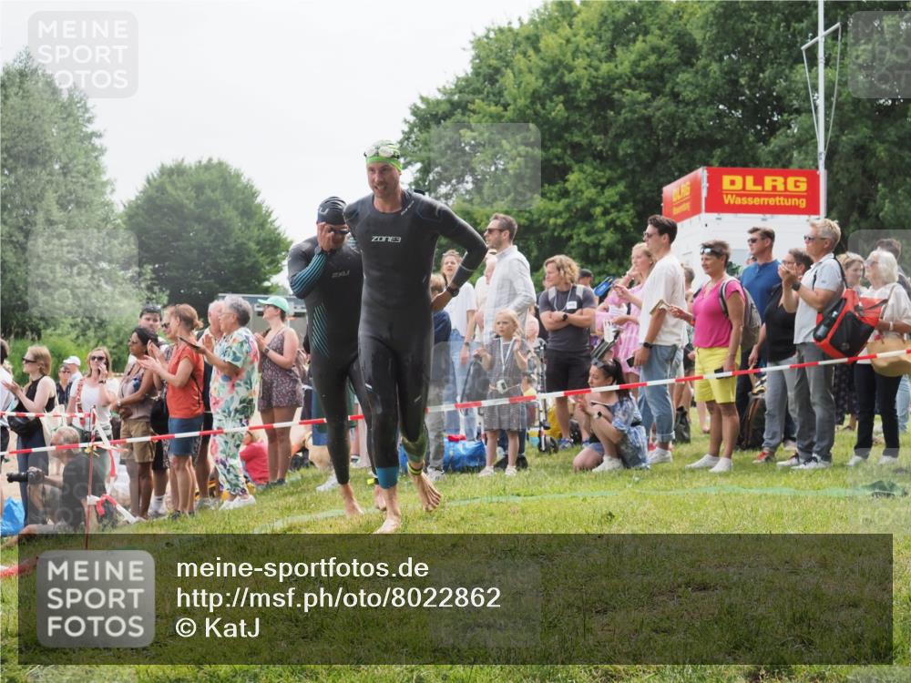 15.06.2025 - 27. Vierlanden-Triathlon KatJ http://msf.ph/oto/8022862 15.06.2025 10:55:35 Schwimmen 639, 656, 736, 740 meine-sportfotos.de
