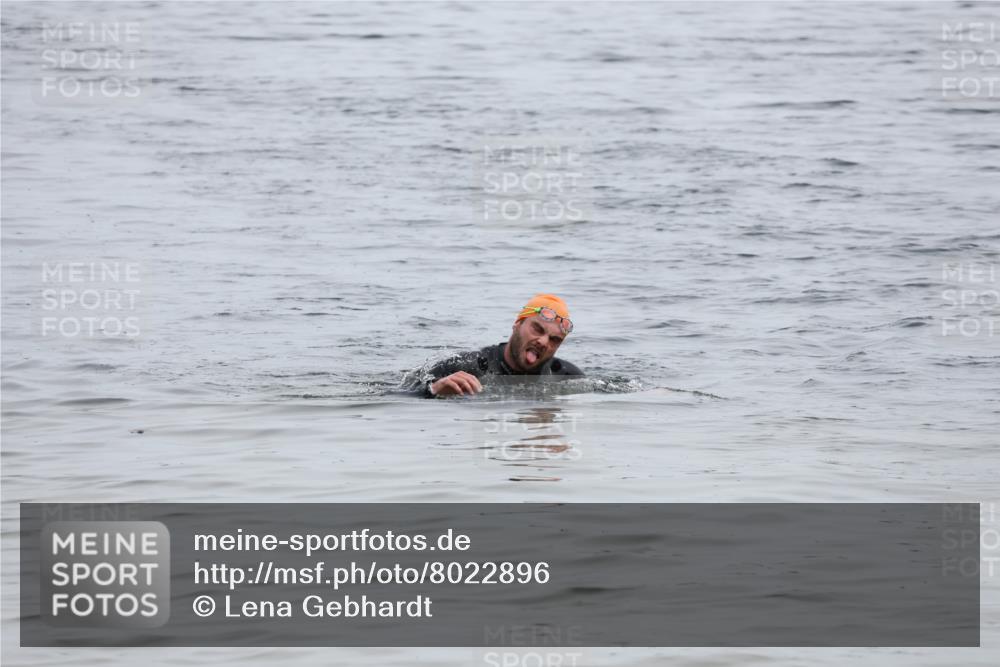 15.06.2025 - 27. Vierlanden-Triathlon Lena Gebhardt http://msf.ph/oto/8022896 15.06.2025 10:50:51 Schwimmen  meine-sportfotos.de
