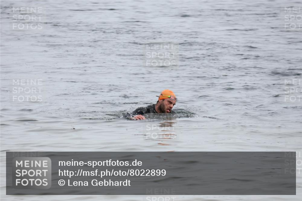 15.06.2025 - 27. Vierlanden-Triathlon Lena Gebhardt http://msf.ph/oto/8022899 15.06.2025 10:50:51 Schwimmen  meine-sportfotos.de