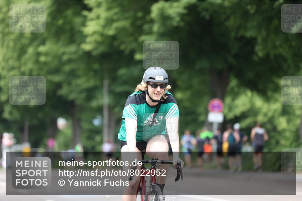 15.06.2025 - 7 Türme Triathlon Yannick Fuchs http://msf.ph/oto/8022952 15.06.2025 13:35:27 Radfahren 899, 1025, 1097 meine-sportfotos.de