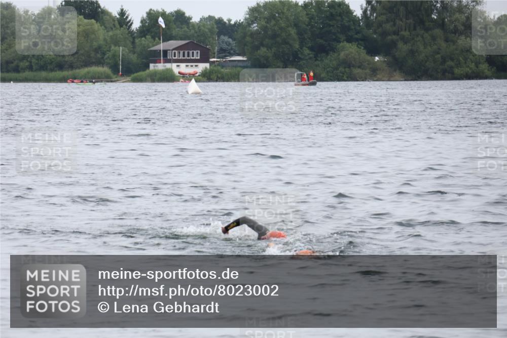 15.06.2025 - 27. Vierlanden-Triathlon Lena Gebhardt http://msf.ph/oto/8023002 15.06.2025 10:51:51 Schwimmen  meine-sportfotos.de