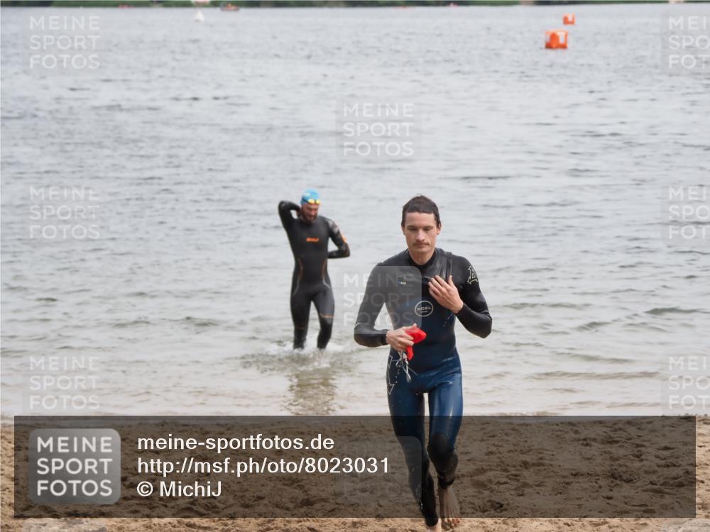 21.06.2025 - 27. Vierlanden-Triathlon MichiJ http://msf.ph/oto/8023031 15.06.2026 10:53:53 Schwimmen 650, 726, 757 meine-sportfotos.de