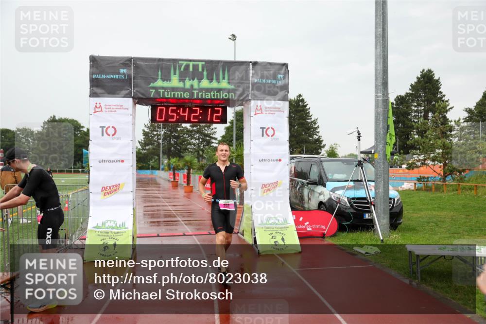 15.06.2025 - 7 Türme Triathlon Michael Strokosch http://msf.ph/oto/8023038 15.06.2025 15:42:12 Ziel 208 meine-sportfotos.de