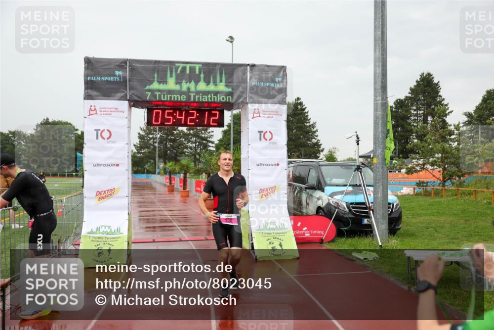 15.06.2025 - 7 Türme Triathlon Michael Strokosch http://msf.ph/oto/8023045 15.06.2025 15:42:12 Ziel 208 meine-sportfotos.de
