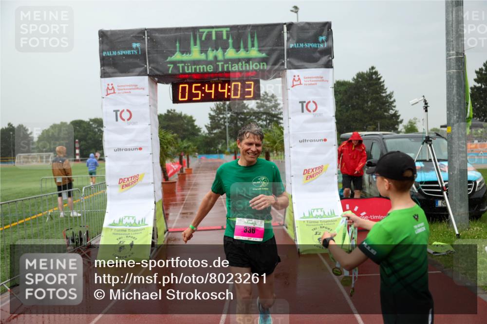 15.06.2025 - 7 Türme Triathlon Michael Strokosch http://msf.ph/oto/8023261 15.06.2025 15:44:02 Ziel 336 meine-sportfotos.de