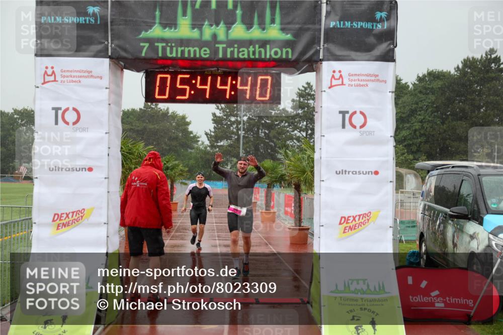 15.06.2025 - 7 Türme Triathlon Michael Strokosch http://msf.ph/oto/8023309 15.06.2025 15:44:40 Ziel 274, 296 meine-sportfotos.de