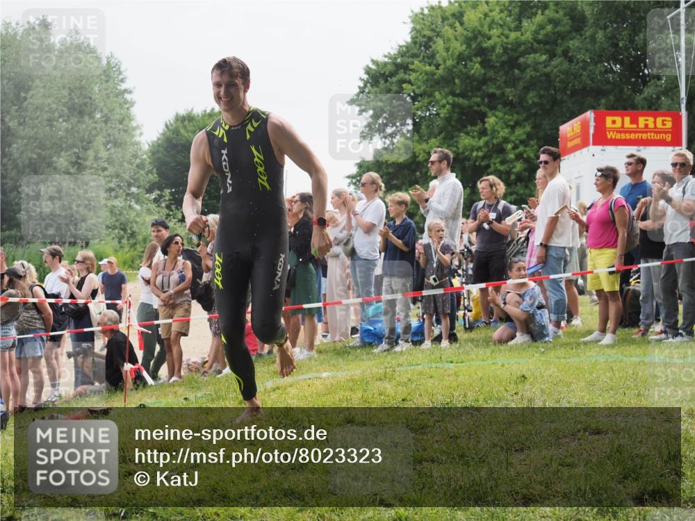 15.06.2025 - 27. Vierlanden-Triathlon KatJ http://msf.ph/oto/8023323 15.06.2025 10:56:16 Schwimmen 702, 716, 730, 733 meine-sportfotos.de