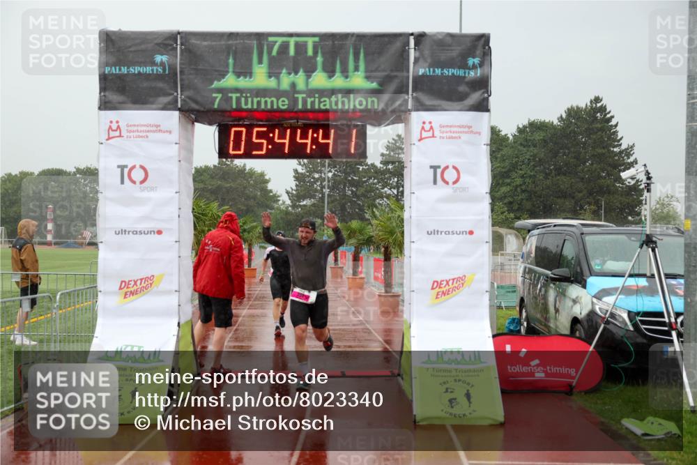 15.06.2025 - 7 Türme Triathlon Michael Strokosch http://msf.ph/oto/8023340 15.06.2025 15:44:41 Ziel 274, 296 meine-sportfotos.de
