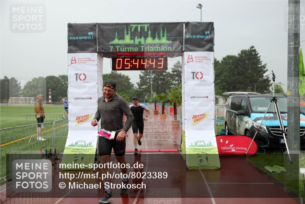 15.06.2025 - 7 Türme Triathlon Michael Strokosch http://msf.ph/oto/8023389 15.06.2025 15:44:43 Ziel 274, 296 meine-sportfotos.de