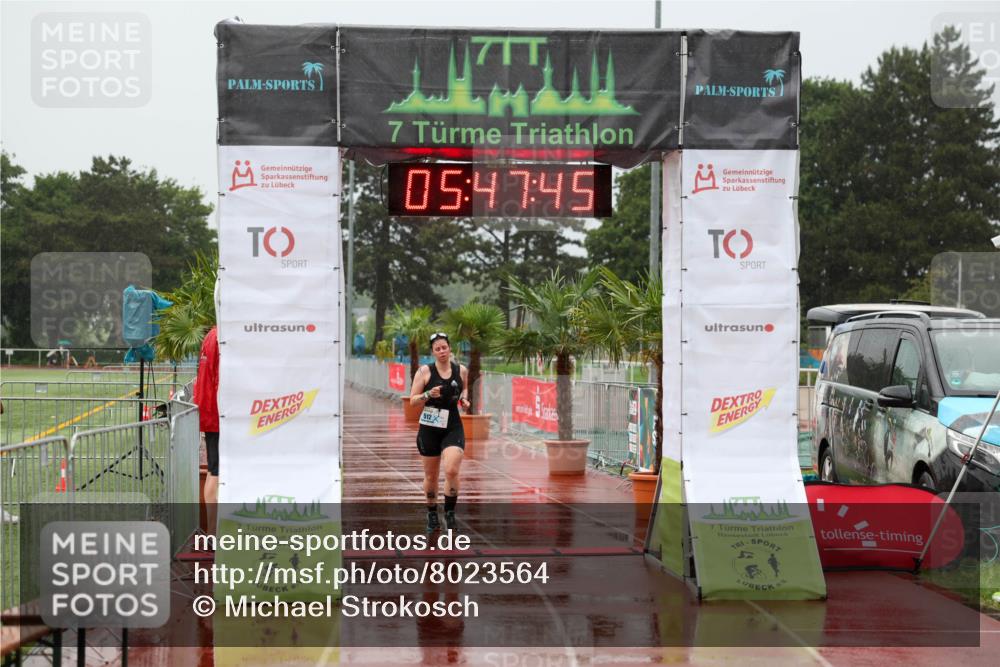 15.06.2025 - 7 Türme Triathlon Michael Strokosch http://msf.ph/oto/8023564 15.06.2025 15:47:45 Ziel 512 meine-sportfotos.de