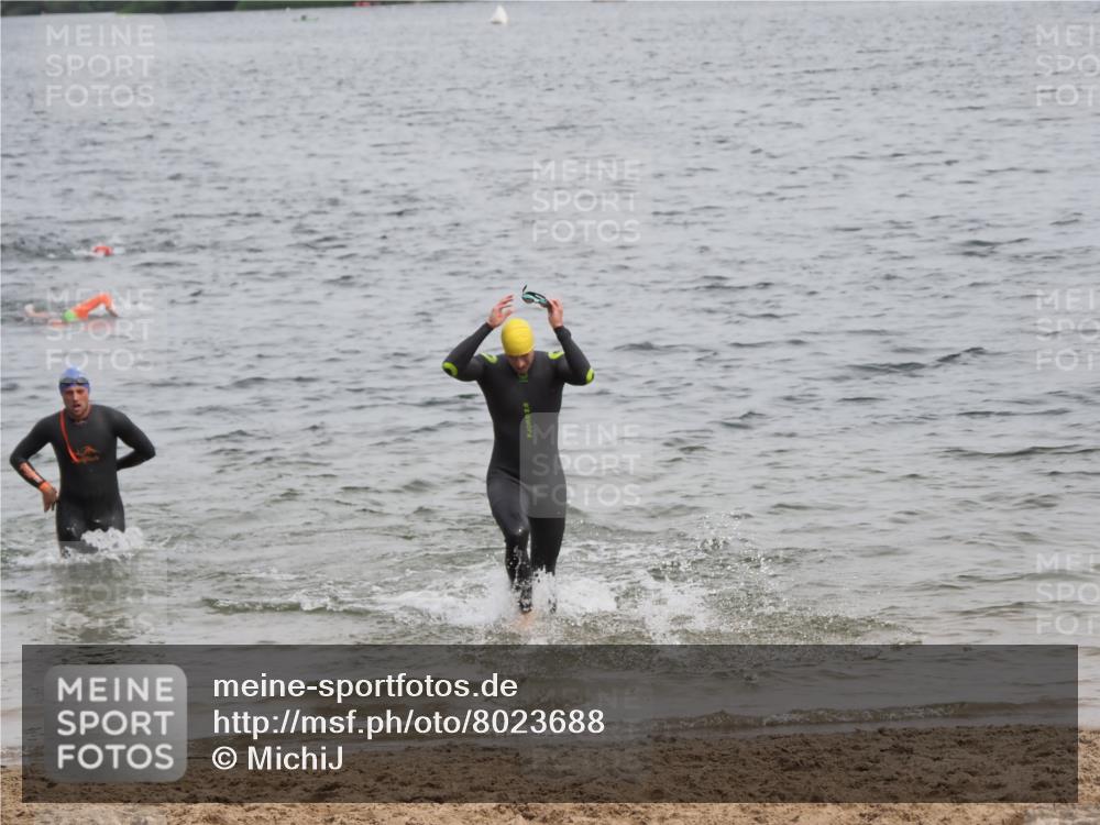 21.06.2025 - 27. Vierlanden-Triathlon MichiJ http://msf.ph/oto/8023688 15.06.2026 10:54:51 Schwimmen 677, 713, 761 meine-sportfotos.de