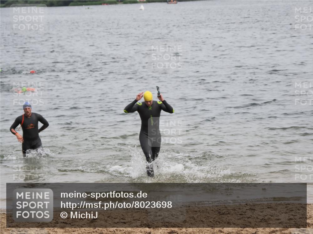21.06.2025 - 27. Vierlanden-Triathlon MichiJ http://msf.ph/oto/8023698 15.06.2026 10:54:51 Schwimmen 677, 713, 761 meine-sportfotos.de
