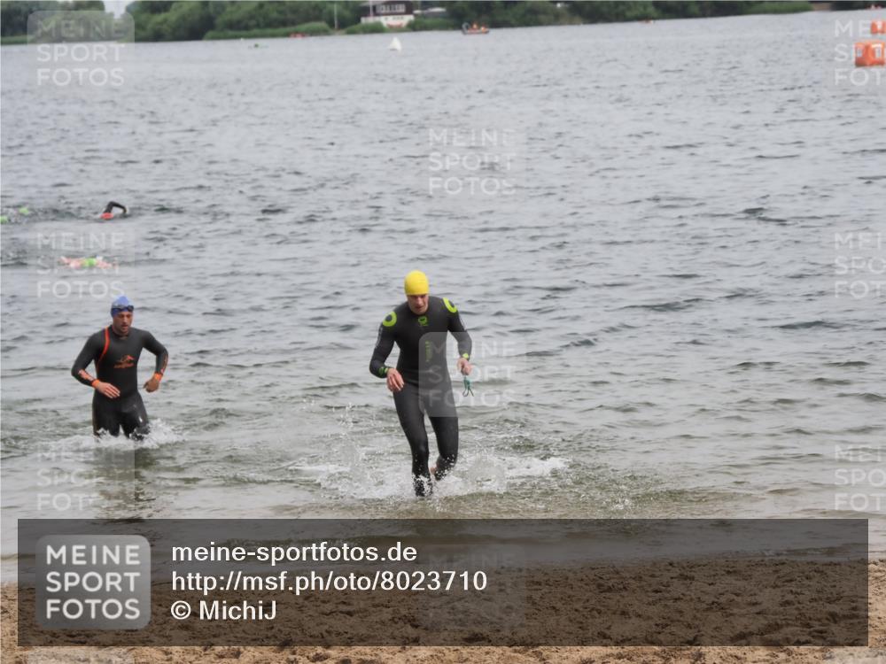 21.06.2025 - 27. Vierlanden-Triathlon MichiJ http://msf.ph/oto/8023710 15.06.2026 10:54:52 Schwimmen 677, 713, 744, 761 meine-sportfotos.de