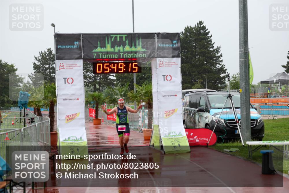 15.06.2025 - 7 Türme Triathlon Michael Strokosch http://msf.ph/oto/8023805 15.06.2025 15:49:15 Ziel  meine-sportfotos.de