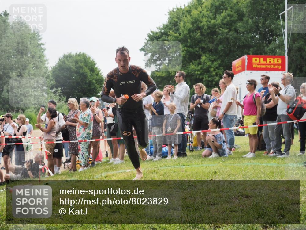 15.06.2025 - 27. Vierlanden-Triathlon KatJ http://msf.ph/oto/8023829 15.06.2025 10:56:57 Schwimmen 642, 651, 654, 688, 691, 711, 718, 755 meine-sportfotos.de