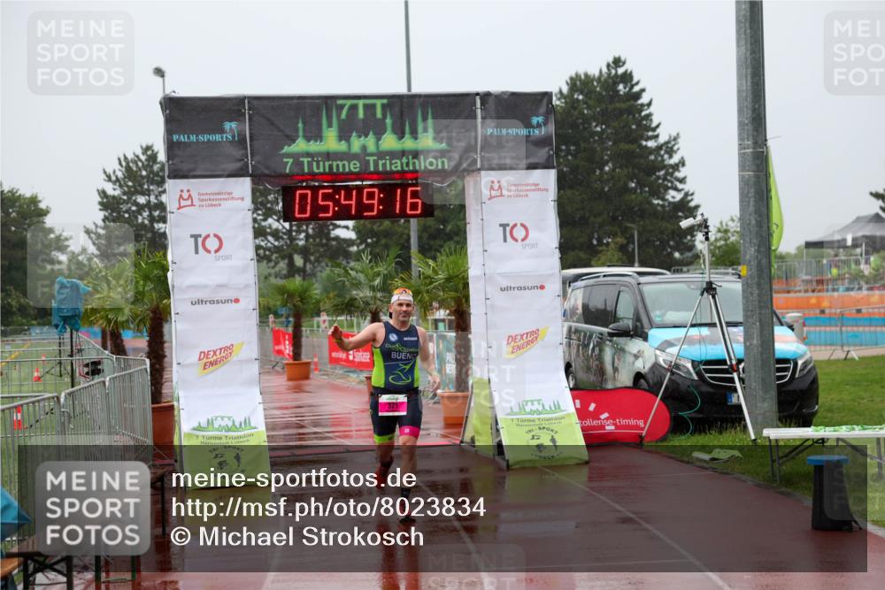 15.06.2025 - 7 Türme Triathlon Michael Strokosch http://msf.ph/oto/8023834 15.06.2025 15:49:16 Ziel  meine-sportfotos.de