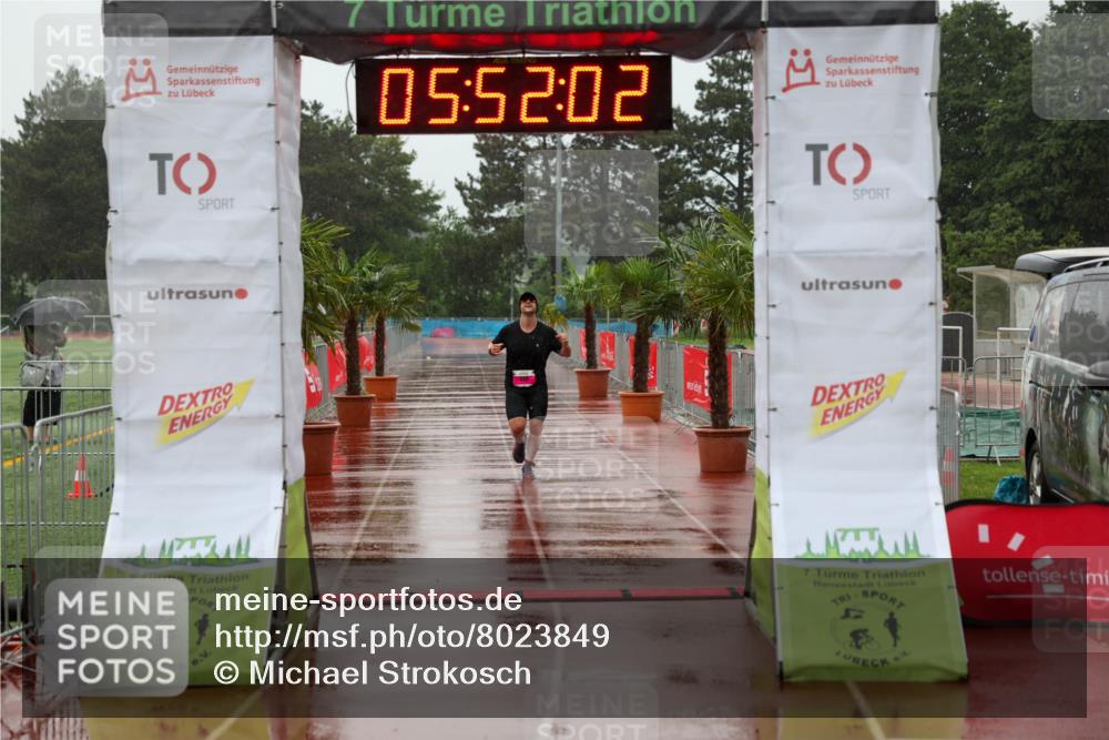 15.06.2025 - 7 Türme Triathlon Michael Strokosch http://msf.ph/oto/8023849 15.06.2025 15:52:02 Ziel 338 meine-sportfotos.de