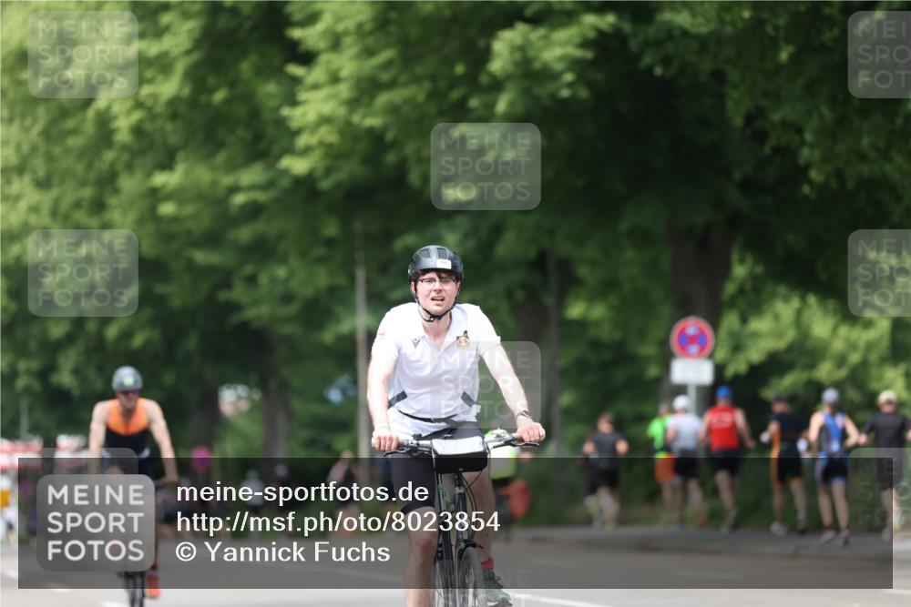 15.06.2025 - 7 Türme Triathlon Yannick Fuchs http://msf.ph/oto/8023854 15.06.2025 13:36:35 Radfahren 264, 826 meine-sportfotos.de