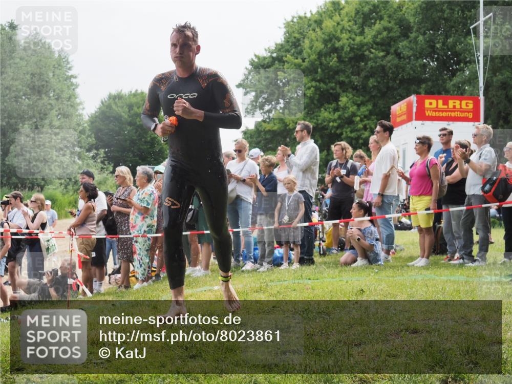 15.06.2025 - 27. Vierlanden-Triathlon KatJ http://msf.ph/oto/8023861 15.06.2025 10:56:58 Schwimmen 642, 651, 654, 688, 691, 711, 718, 755 meine-sportfotos.de