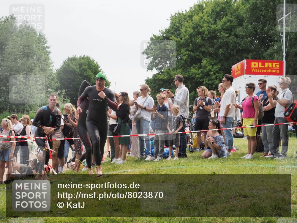 15.06.2025 - 27. Vierlanden-Triathlon KatJ http://msf.ph/oto/8023870 15.06.2025 10:57:02 Schwimmen 651, 654, 688, 711, 718, 755 meine-sportfotos.de