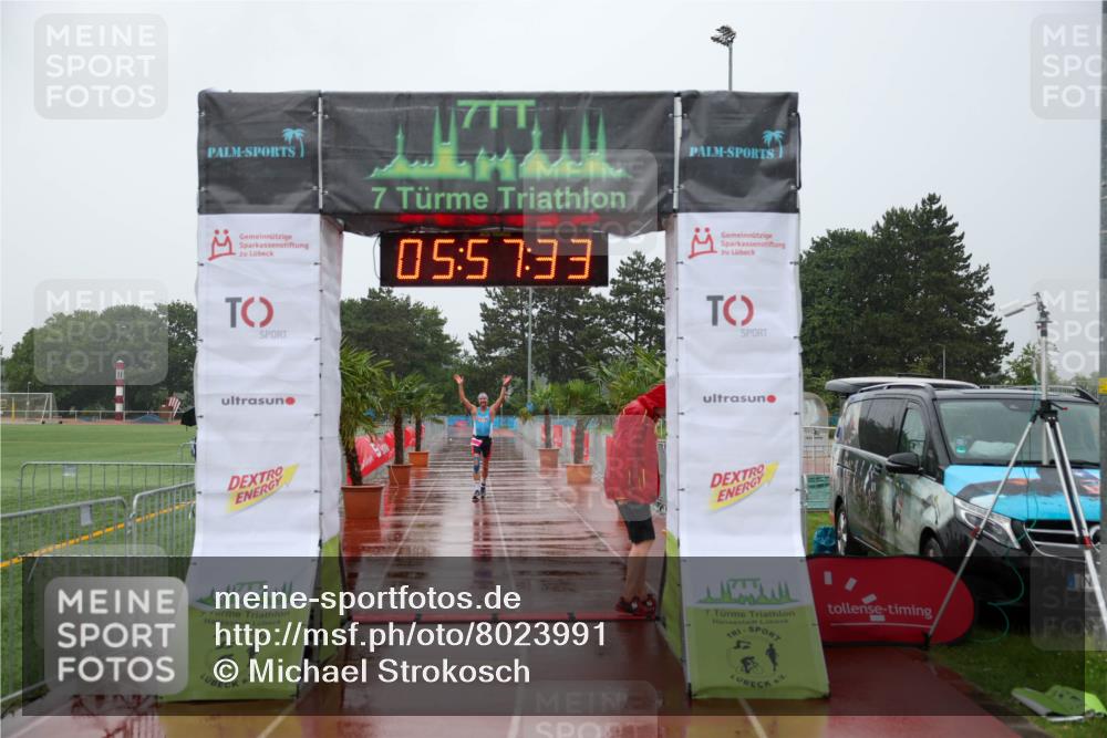 15.06.2025 - 7 Türme Triathlon Michael Strokosch http://msf.ph/oto/8023991 15.06.2025 15:57:33 Ziel 326 meine-sportfotos.de