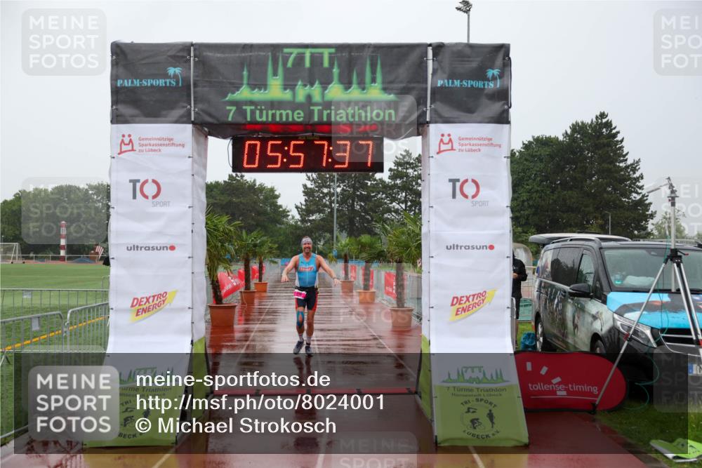 15.06.2025 - 7 Türme Triathlon Michael Strokosch http://msf.ph/oto/8024001 15.06.2025 15:57:36 Ziel 326 meine-sportfotos.de