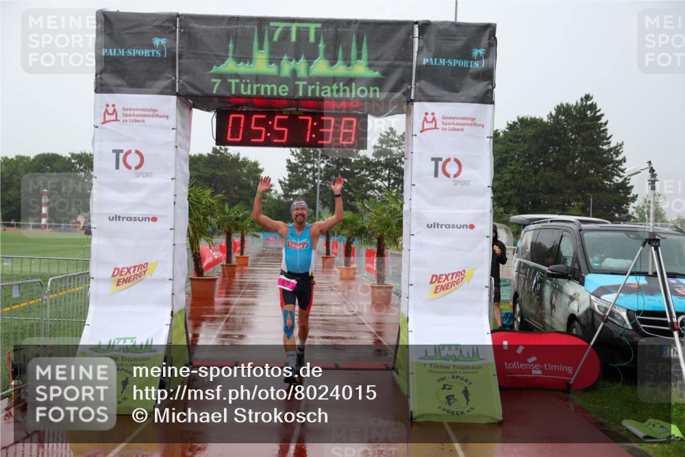 15.06.2025 - 7 Türme Triathlon Michael Strokosch http://msf.ph/oto/8024015 15.06.2025 15:57:38 Ziel 326 meine-sportfotos.de