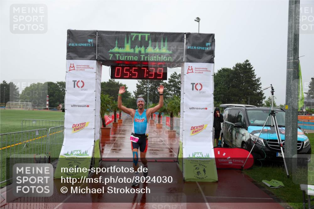 15.06.2025 - 7 Türme Triathlon Michael Strokosch http://msf.ph/oto/8024030 15.06.2025 15:57:39 Ziel 326 meine-sportfotos.de