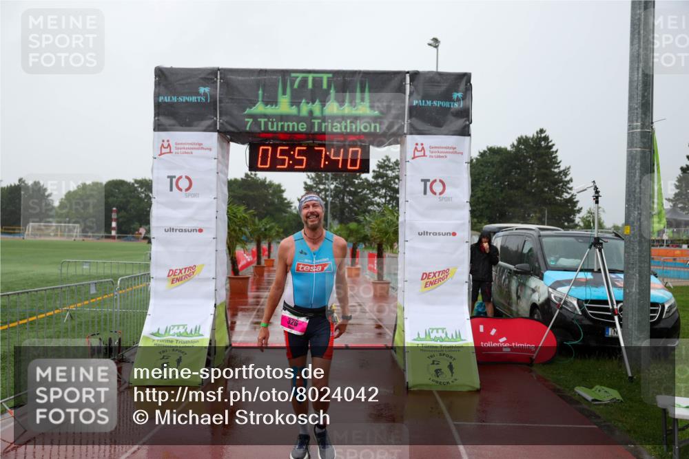 15.06.2025 - 7 Türme Triathlon Michael Strokosch http://msf.ph/oto/8024042 15.06.2025 15:57:40 Ziel 326 meine-sportfotos.de