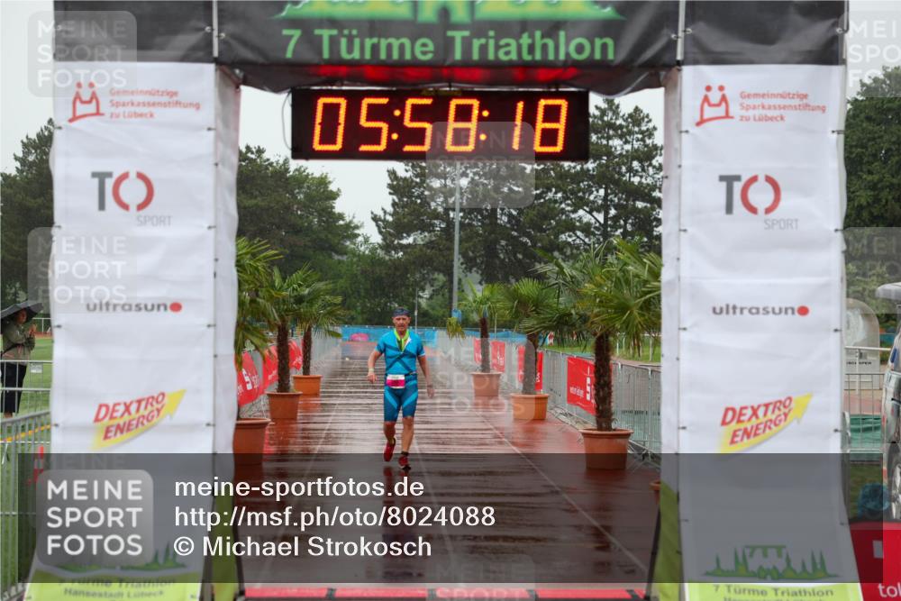 15.06.2025 - 7 Türme Triathlon Michael Strokosch http://msf.ph/oto/8024088 15.06.2025 15:58:18 Ziel  meine-sportfotos.de