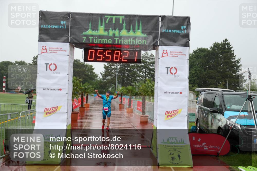 15.06.2025 - 7 Türme Triathlon Michael Strokosch http://msf.ph/oto/8024116 15.06.2025 15:58:21 Ziel 203 meine-sportfotos.de