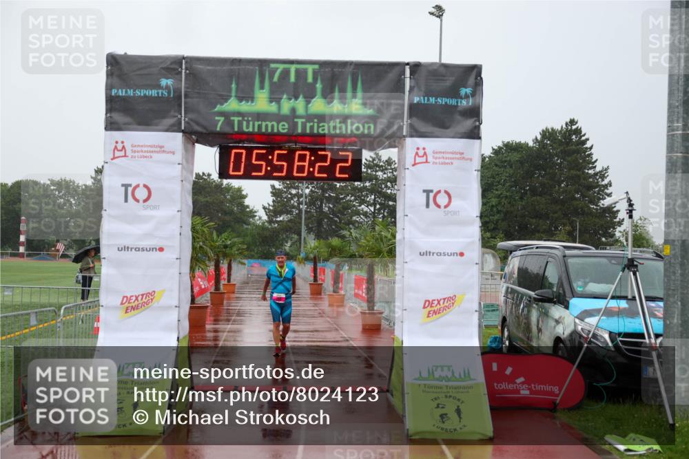 15.06.2025 - 7 Türme Triathlon Michael Strokosch http://msf.ph/oto/8024123 15.06.2025 15:58:21 Ziel 203 meine-sportfotos.de