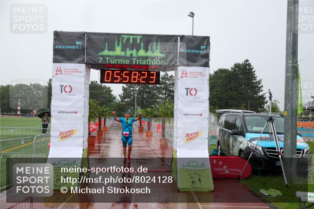 15.06.2025 - 7 Türme Triathlon Michael Strokosch http://msf.ph/oto/8024128 15.06.2025 15:58:23 Ziel 203 meine-sportfotos.de