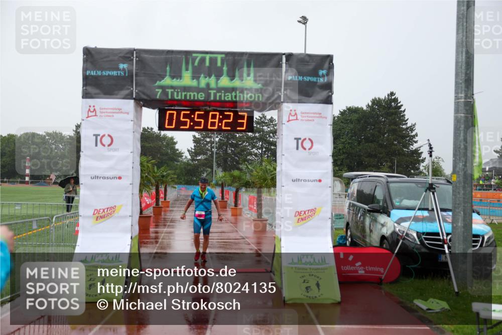 15.06.2025 - 7 Türme Triathlon Michael Strokosch http://msf.ph/oto/8024135 15.06.2025 15:58:23 Ziel 203 meine-sportfotos.de