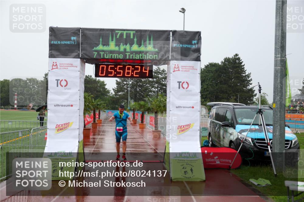 15.06.2025 - 7 Türme Triathlon Michael Strokosch http://msf.ph/oto/8024137 15.06.2025 15:58:24 Ziel 203 meine-sportfotos.de