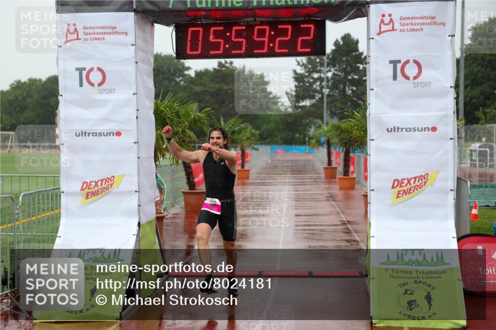 15.06.2025 - 7 Türme Triathlon Michael Strokosch http://msf.ph/oto/8024181 15.06.2025 15:59:22 Ziel 297 meine-sportfotos.de